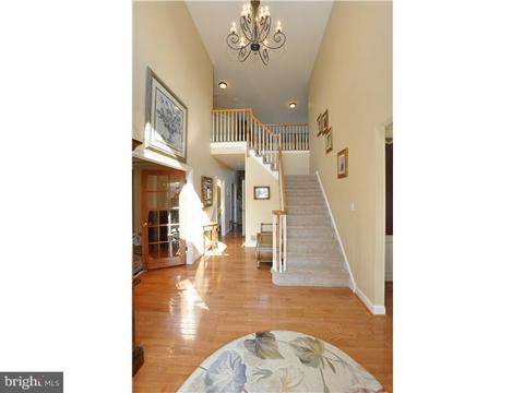 8 Jerrick Ct, Mount Laurel, NJ 08054 photo 2