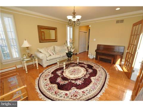 8 Jerrick Ct, Mount Laurel, NJ 08054 photo 3