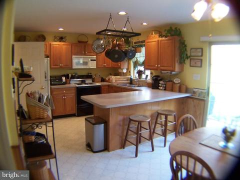 403 Crosswinds Dr, Lititz, PA 17543 photo 4