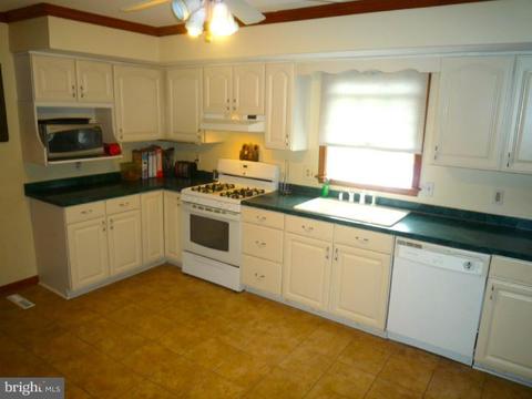 157 Honora Dr, Bear, DE 19701 photo 9