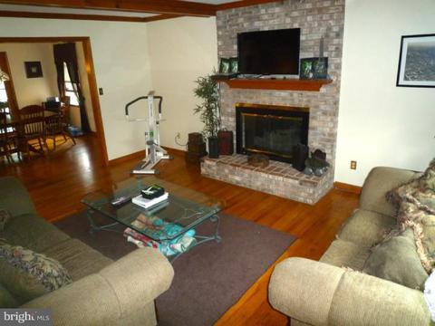 157 Honora Dr, Bear, DE 19701 photo 2