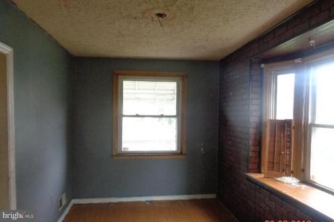8166 Kavanagh Rd, Dundalk, MD 21222 photo 4