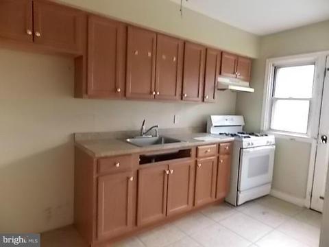 404 Random Rd, Baltimore, MD 21229 photo 7