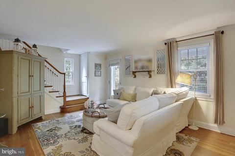 218 Normandy Dr, Silver Spring, MD 20901 photo 5