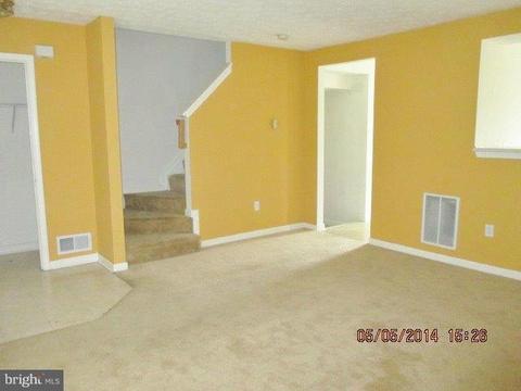 7616 Gladstone Rd, Baltimore, MD 21244 photo 2