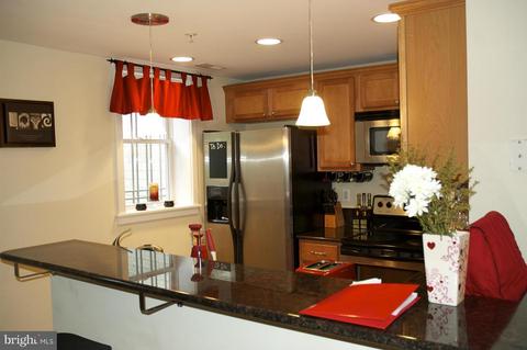 1628 C St SE #B-1, Washington, DC 20003 photo 1