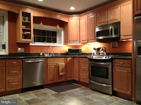 27 Perry Dr, Ewing, NJ 08628 photo 7