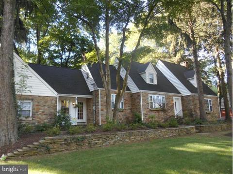 27 Perry Dr, Ewing, NJ 08628 photo 2