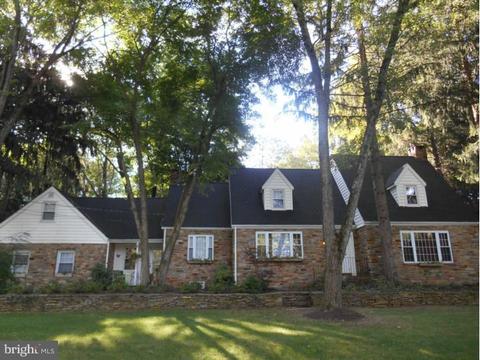 27 Perry Dr, Ewing, NJ 08628 photo 1