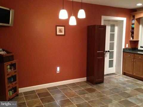 27 Perry Dr, Ewing, NJ 08628 photo 8