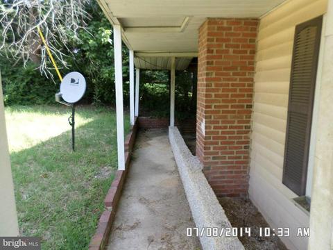 9045 Dumhart Rd, Laurel, MD 20723 photo 2