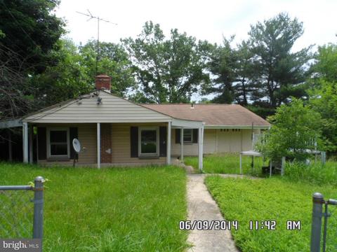 9045 Dumhart Rd, Laurel, MD 20723 photo 1