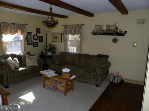 352 N Broad St, Lititz, PA 17543 photo 6