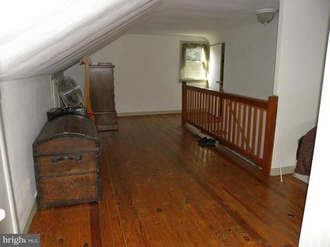 352 N Broad St, Lititz, PA 17543 photo 12