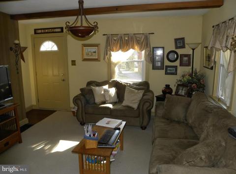 352 N Broad St, Lititz, PA 17543 photo 7