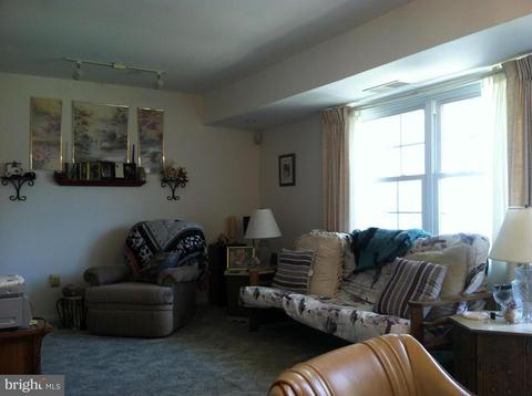 9175 Hitching Post Ln #E, Laurel, MD 20723 photo 2