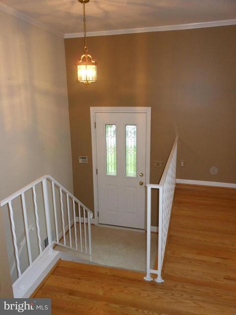 5711 Dreyfuss St, Springfield, VA 22151 photo 2
