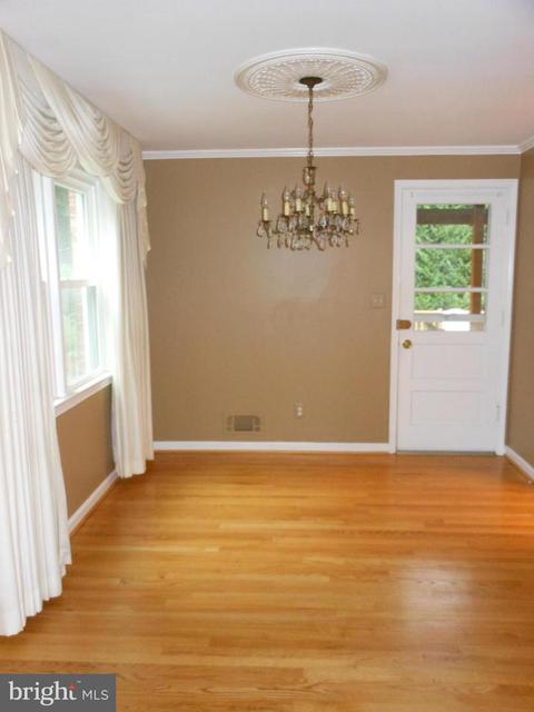5711 Dreyfuss St, Springfield, VA 22151 photo 4