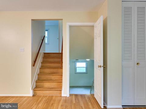 6904 Gillings Rd, Springfield, VA 22152 photo 9