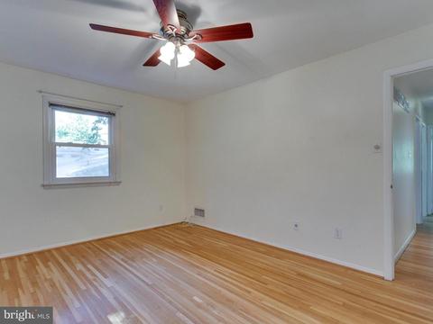 6904 Gillings Rd, Springfield, VA 22152 photo 10