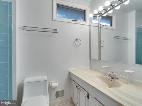6904 Gillings Rd, Springfield, VA 22152 photo 18