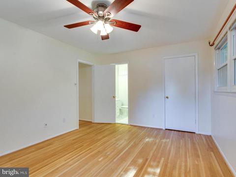 6904 Gillings Rd, Springfield, VA 22152 photo 11