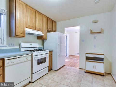 6904 Gillings Rd, Springfield, VA 22152 photo 7