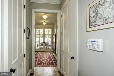 918 7th St NE, Washington, DC 20002 photo 8
