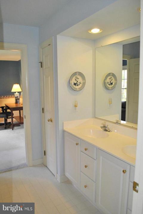 43400 Deepspring Ct, Ashburn, VA 20147 photo 23