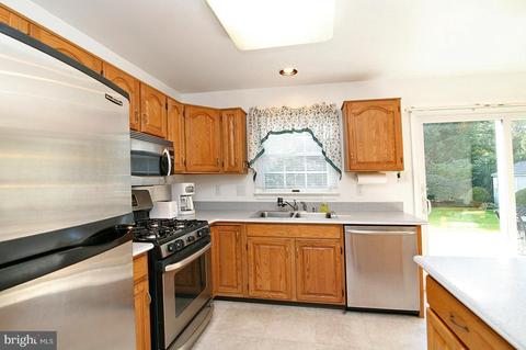 2185 Greenleaf Dr E, Frederick, MD 21702 photo 11