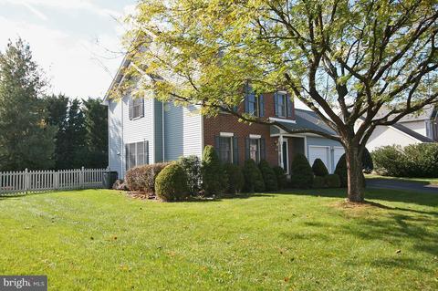 2185 Greenleaf Dr E, Frederick, MD 21702 photo 2