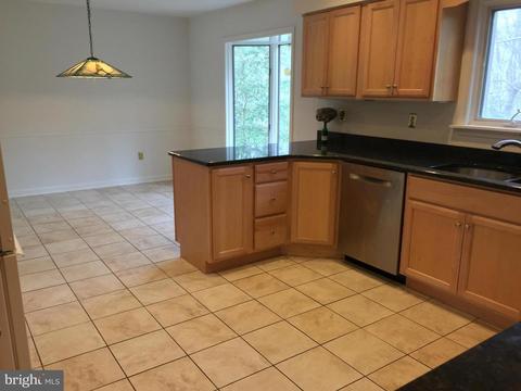 9802 Empire Ct, Dunkirk, MD 20754 photo 4