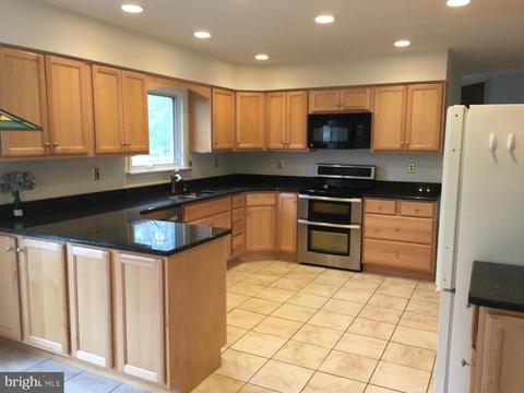 9802 Empire Ct, Dunkirk, MD 20754 photo 3