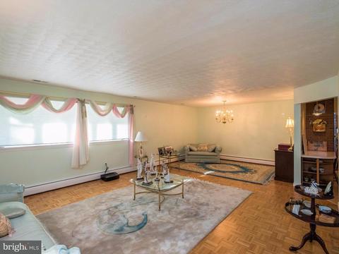 7 Senate Dr, Pasadena, MD 21122 photo 10