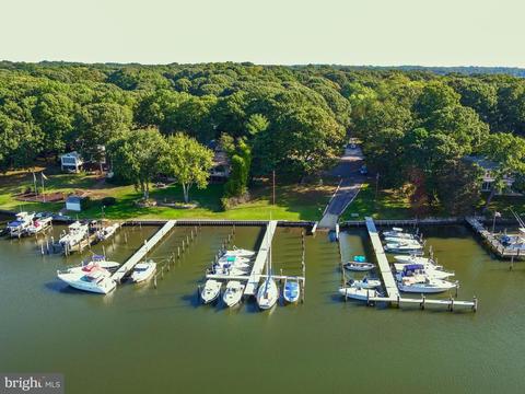 7 Senate Dr, Pasadena, MD 21122 photo 2