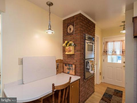 7 Senate Dr, Pasadena, MD 21122 photo 13