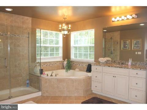 250 Leffler Cir, Florence, NJ 08505 photo 12
