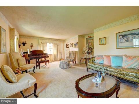 3 Wayne Dr E, Columbus, NJ 08022 photo 5