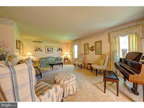 3 Wayne Dr E, Columbus, NJ 08022 photo 4