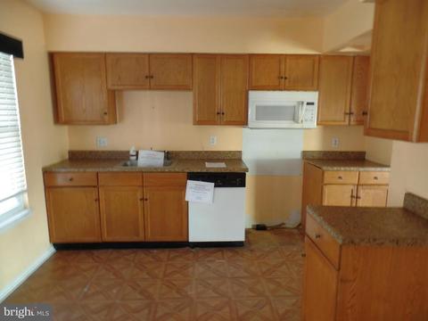 817 Preston St, Baltimore, MD 21202 photo 2
