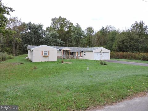 366 Croshaw Rd, Wrightstown, NJ 08562 photo 2