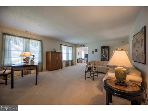 623 Cascade Dr S, Mount Laurel, NJ 08054 photo 6