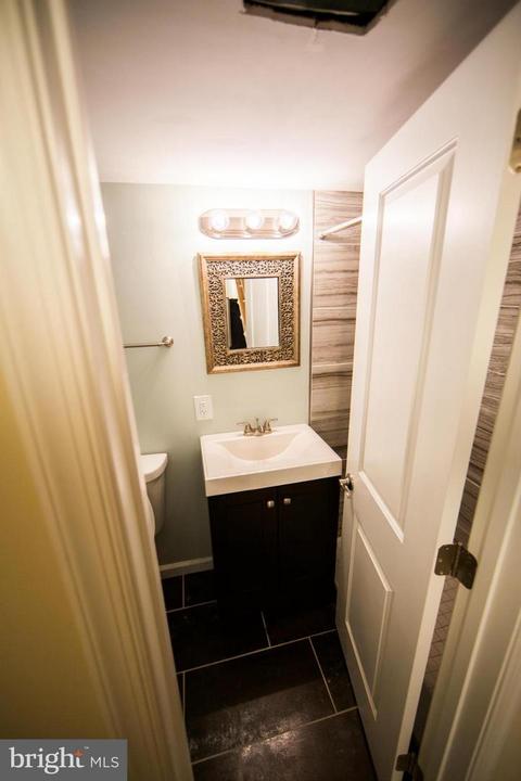 159 V St NE, Washington, DC 20002 photo 24