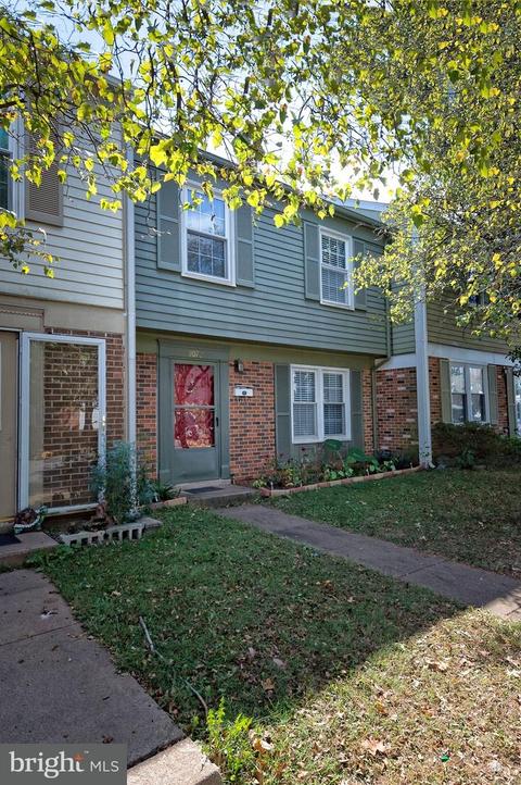 9072 Bonham Cir, Manassas, VA 20110 photo 3