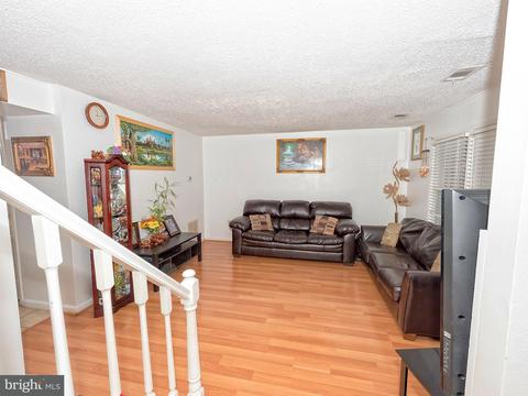 9072 Bonham Cir, Manassas, VA 20110 photo 5