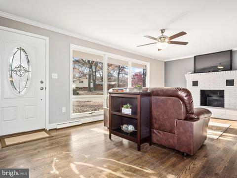 6 Senate Dr, Pasadena, MD 21122 photo 5
