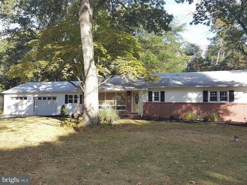 6 Senate Dr, Pasadena, MD 21122 photo 2
