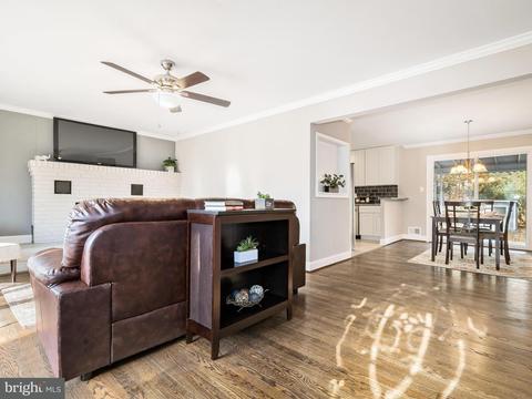 6 Senate Dr, Pasadena, MD 21122 photo 7