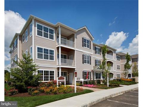 320 Timberlake Dr, Ewing, NJ 08618 photo 1