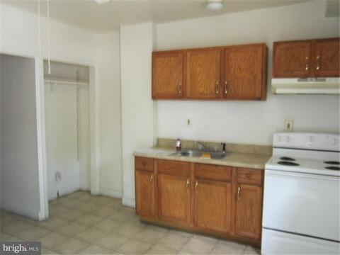 1614 E State St, Hamilton, NJ 08609 photo 2